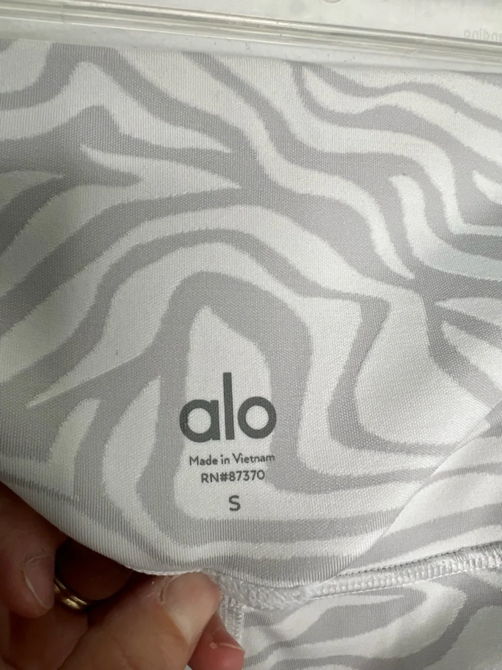 Alo Yoga Airbrush cropped workout leggings Size Small